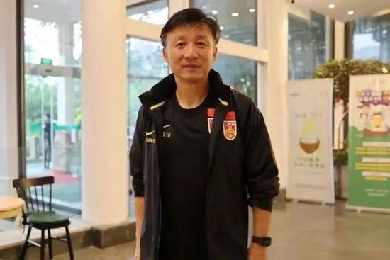 继《长安十二时辰》后，雷佳音再次担任马伯庸小说的男主角许愿；今夏大热的;现男友李现饰演文质彬彬的药不然；;冰美人黄烟烟由辛芷蕾饰演，该角色;飒气十足堪称女中豪杰；葛优在片中饰演关键人物，他的出现成为揭开迷局的重要线索